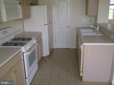 12906 Clarksburg Square Rd, Clarksburg, MD 20871 - photo 6