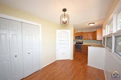 1533 SW 23rd Park, Topeka, KS 66611 - photo 3