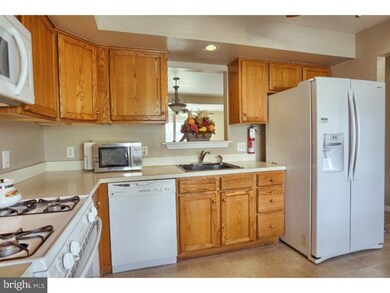 119 Kendall Ct, Reading, PA 19608 - photo 2