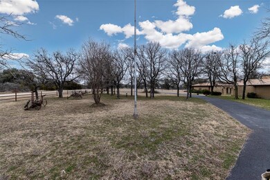 560 Canyon Rd, Weatherford, TX 76085 - photo 4