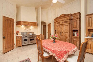 03-Kitchen Cabinetry