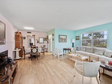 172 Camden H unit H, West Palm Beach, FL 33417 - photo 4