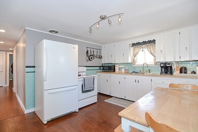 14 Batten St, Webster, MA 01570 - photo 7