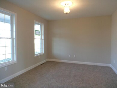 1129 Cydney Ln, Greencastle, PA 17225 - photo 5