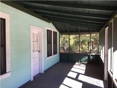 312 NW 3rd St, Carrabelle, FL 32322 - photo 3