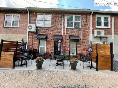 11 E 2nd St, West Jefferson, NC 28694 - photo 5