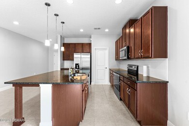 5587 Estero Loop-37