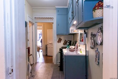 359 Madison Ave, Albany, NY 12210 - photo 4