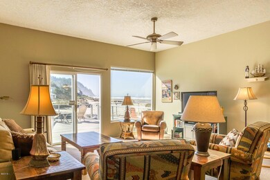 Living Room - deck access