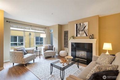 900 Aurora Ave N unit 204, Seattle, WA 98109 - photo 4