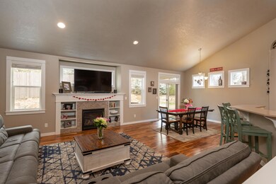 20492 SE Clover Ct-5