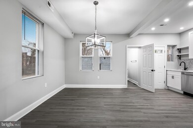 2802 Ridgewood Ave, Baltimore, MD 21215 - photo 7