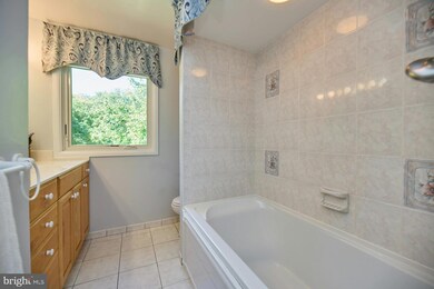 6207 Holmes Run Pkwy, Alexandria, VA 22311 - photo 5