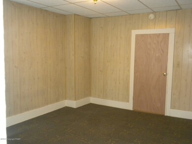 615 Ann St, Stroudsburg, PA 18360 - photo 2