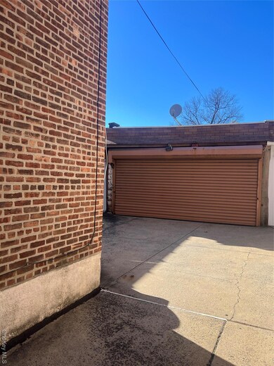 8644 139th St, Jamaica, NY 11435 - photo 3