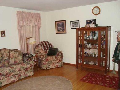 Living Room Hardwood floors