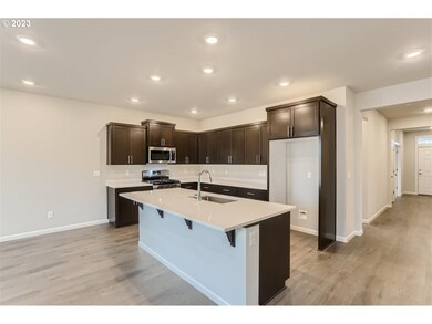 1001 S Vine St, Canby, OR 97013 - photo 6