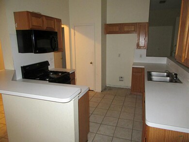 9450 Coast Bridge St, Houston, TX 77075 - photo 4