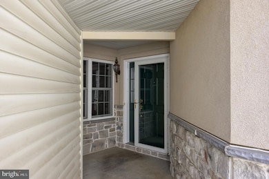 18 Red Leaf Ln, Lancaster, PA 17602 - photo 2