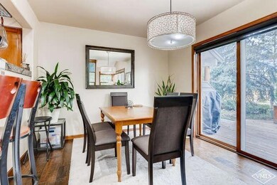Furnished image of dining room