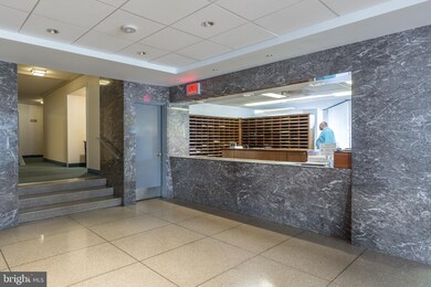 The Potomac Plaza Co-op unit 301, Washington, DC 20037 - photo 4