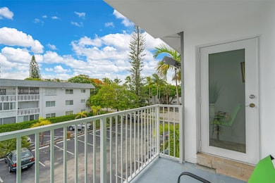 240 Galen Dr unit 314, Key Biscayne, FL 33149 - photo 2