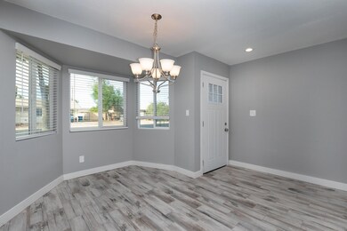 261_W_22nd_Ave_03