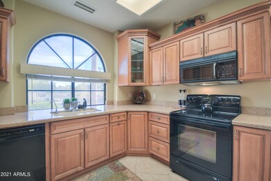 9102 E Laurel ln