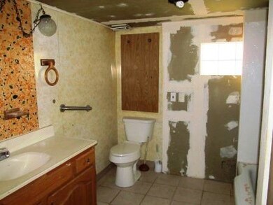 355 E6th bath