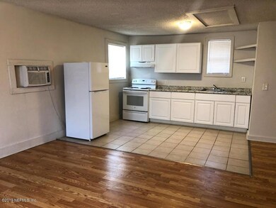 5419 Woodcrest Rd unit A, Jacksonville, FL 32205 - photo 3