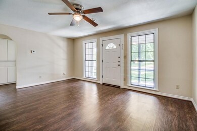 713 W Shepherd St, Denison, TX 75020 - photo 4