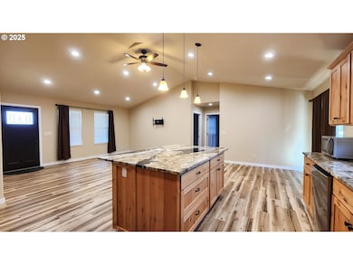 5135 Grange Rd, Roseburg, OR 97471 - photo 7