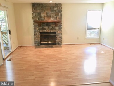 11533 Flints Grove Ln, North Potomac, MD 20878 - photo 4