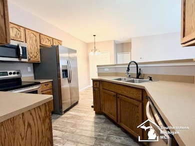 27328 Hidden Oaks Dr unit 24, Trenton, MI 48183 - photo 7