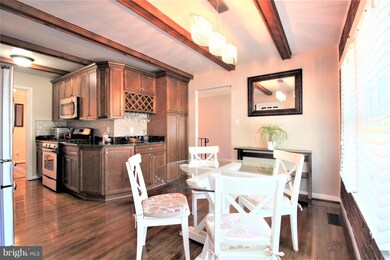 4300 Hollowview Ct, Fairfax, VA 22032 - photo 3