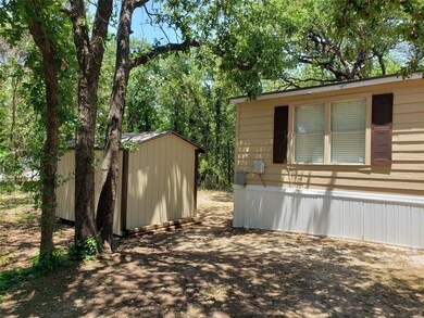 442 Sandy Oaks Rd, Springtown, TX 76082 - photo 4