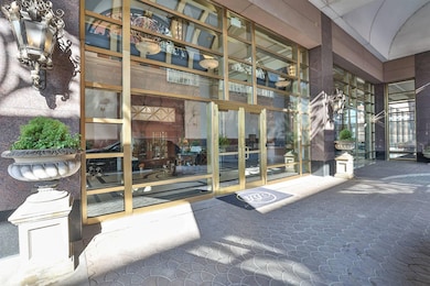 100 W Rivercenter Blvd unit PH3B, Covington, KY 41011 - photo 3