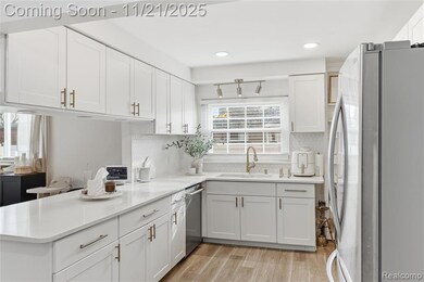 6528 Sterling Ct, Garden City, MI 48135 - photo 7