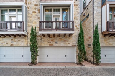 816 Yale St unit D, Houston, TX 77007 - photo 2