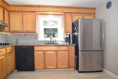 25 Maplewood Orchard Dr, Greenville, RI 02828 - photo 6