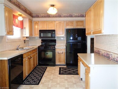 KITCHEN WITH DISHWASHER, GAS STOVE, REFRIGERTOR, A