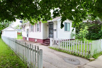 1022 Forest Ave, Waterloo, IA 50702 - photo 2