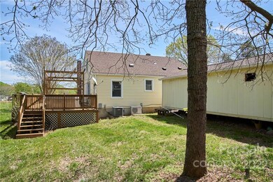 1902 Lynnwood Dr, Statesville, NC 28677 - photo 6