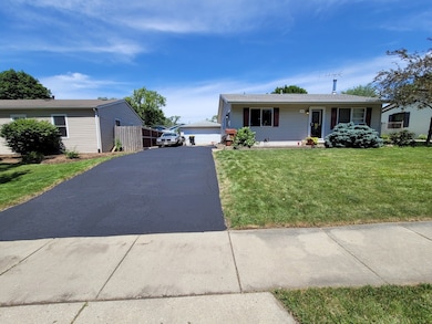 110 Elm Ln, Streamwood, IL 60107 - photo 2