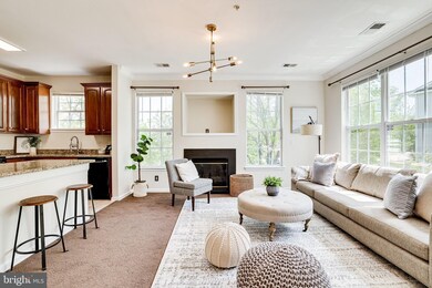 13054 Marcey Creek Rd, Herndon, VA 20171 - photo 3