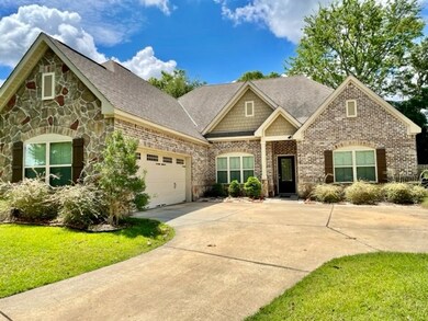 Brick w Stone Accents
