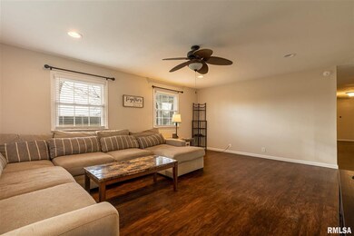 306 St Marys Dr, Harrisburg, IL 62946 - photo 4