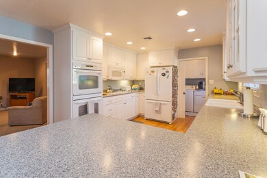 1801ShadyLane-MLS-22.jpg
