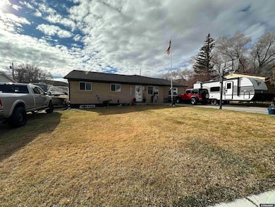 145 Evans St, Green River, WY 82935 - photo 3