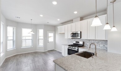 1747 Yaupon Trail Ct, Alvin, TX 77511 - photo 7